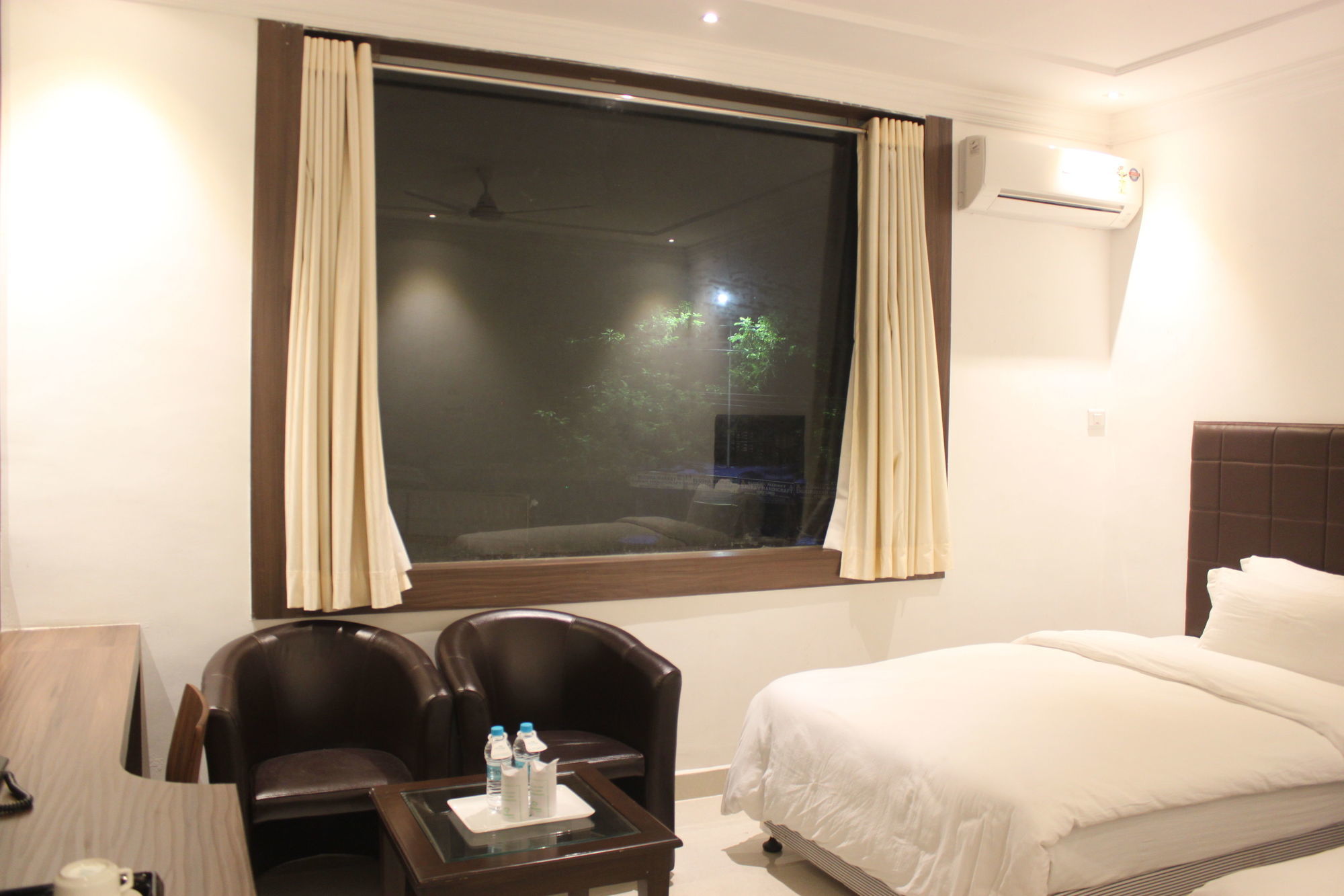 Niranjana Hotel Bodhgaya Oda fotoğraf